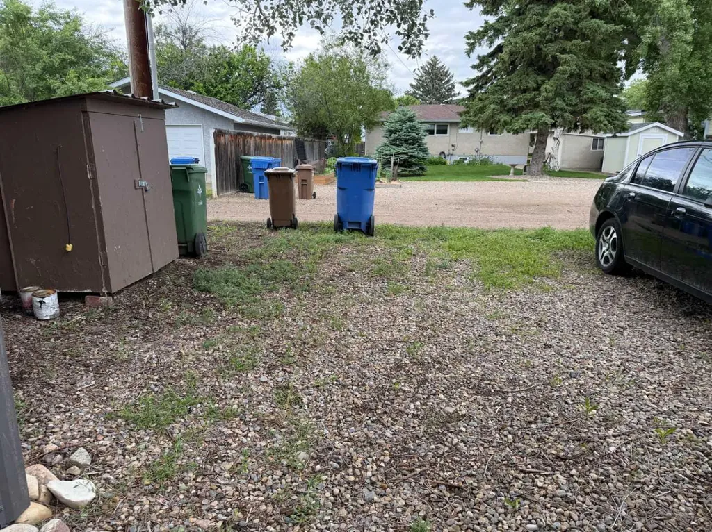 5613 52 Street Taber AB T1G 1K7