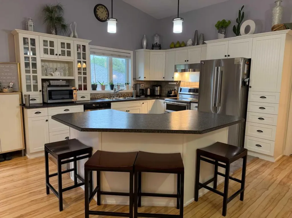5613 52 Street Taber AB T1G 1K7