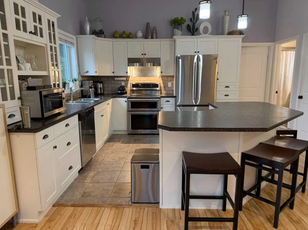 5613 52 Street Taber AB T1G 1K7