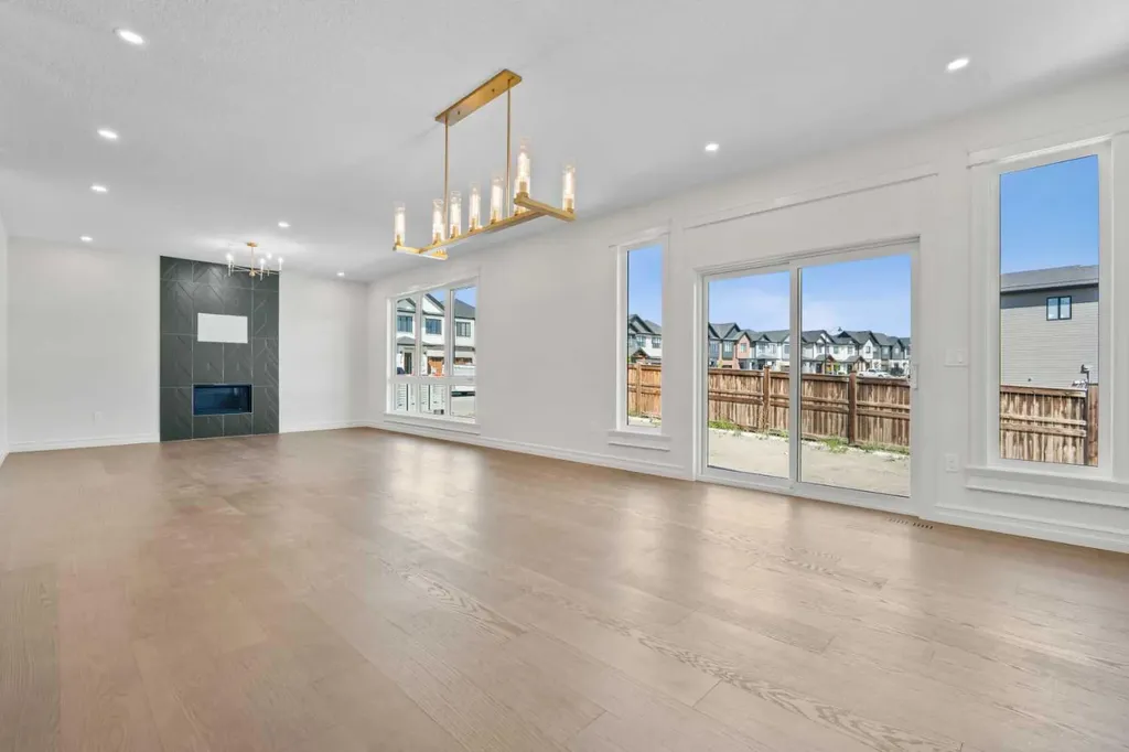32 Greenwich Mews NW Calgary AB T3B 6P9
