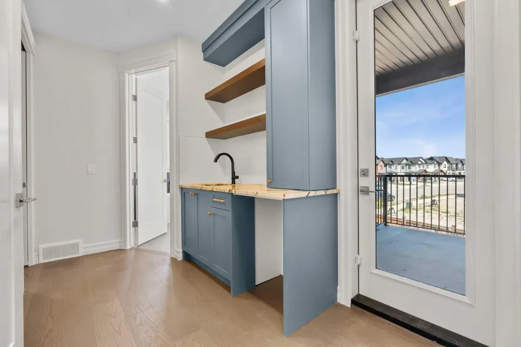 32 Greenwich Mews NW Calgary AB T3B 6P9
