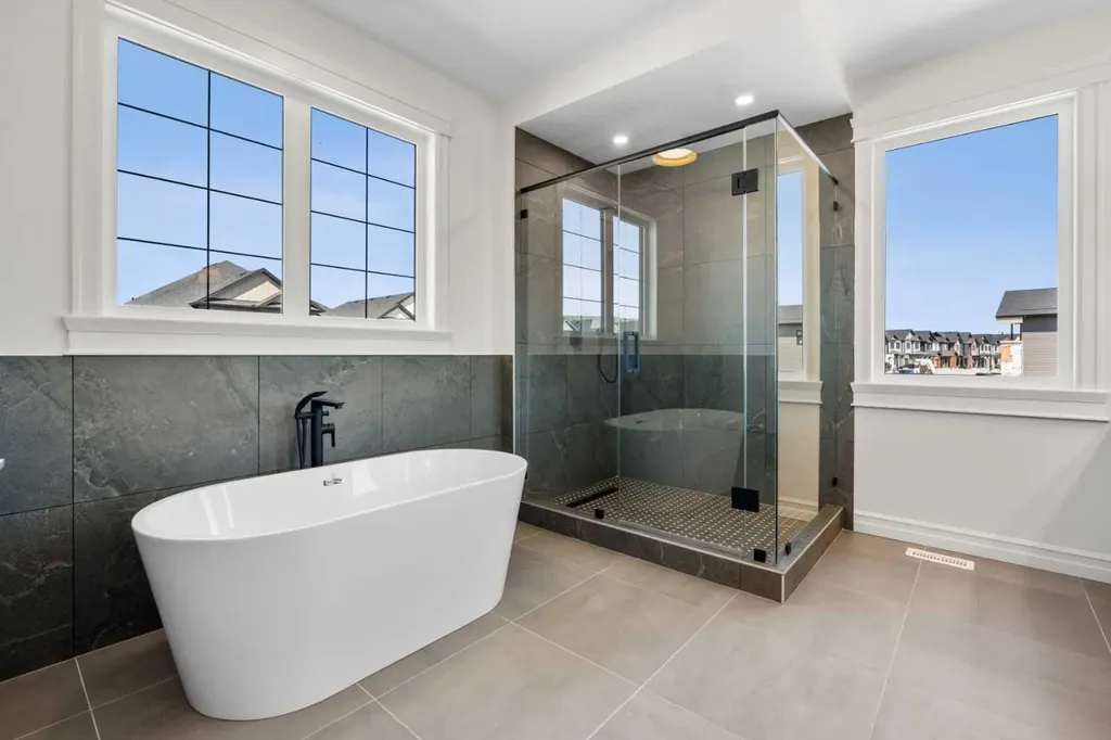 32 Greenwich Mews NW Calgary AB T3B 6P9