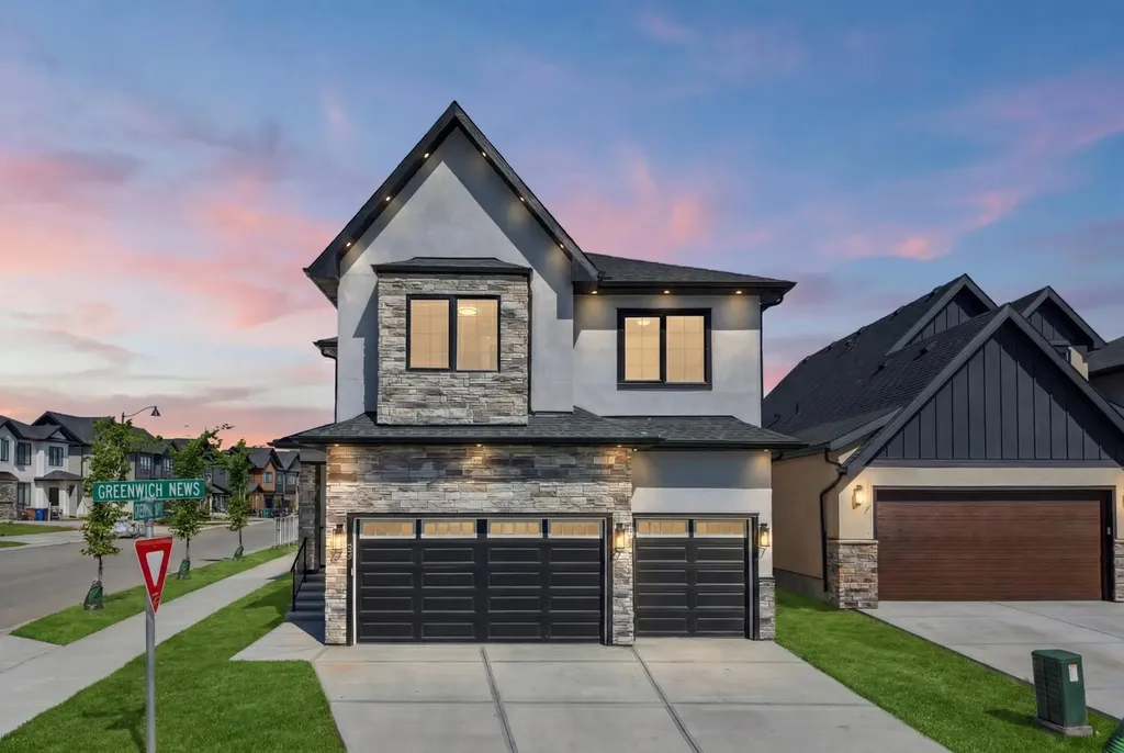 32 Greenwich Mews NW Calgary AB T3B 6P9