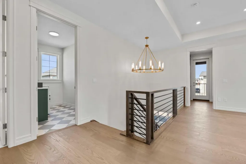 32 Greenwich Mews NW Calgary AB T3B 6P9