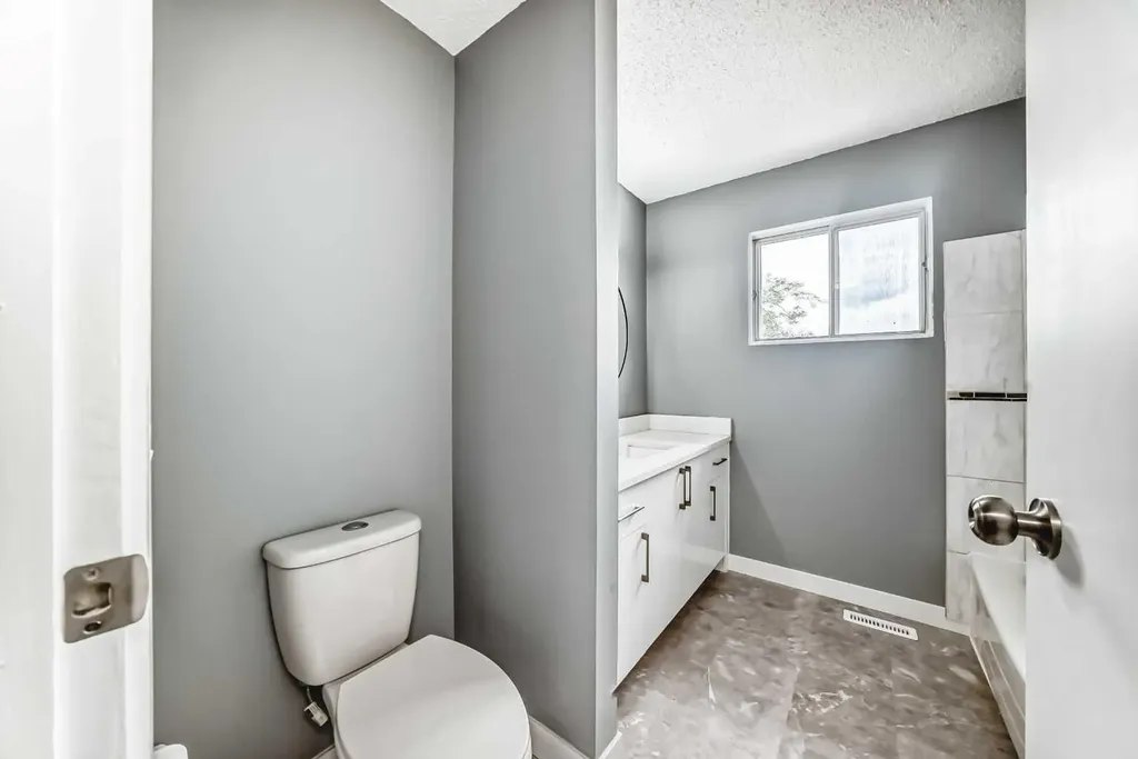 232 Marlborough Way NE Calgary AB T2A 6R9