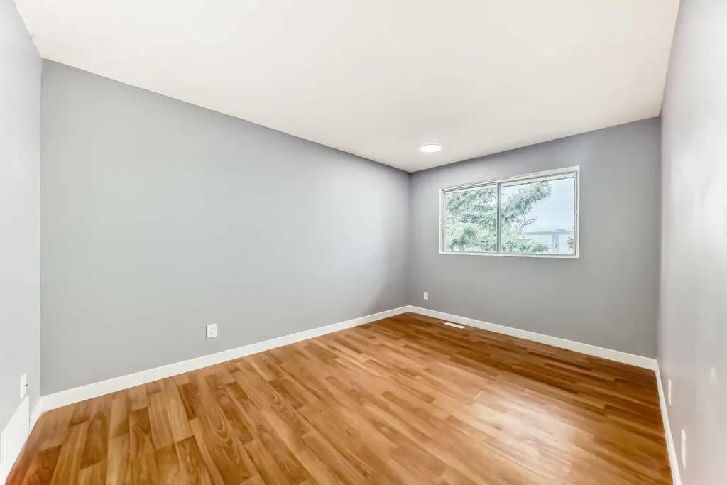 232 Marlborough Way NE Calgary AB T2A 6R9