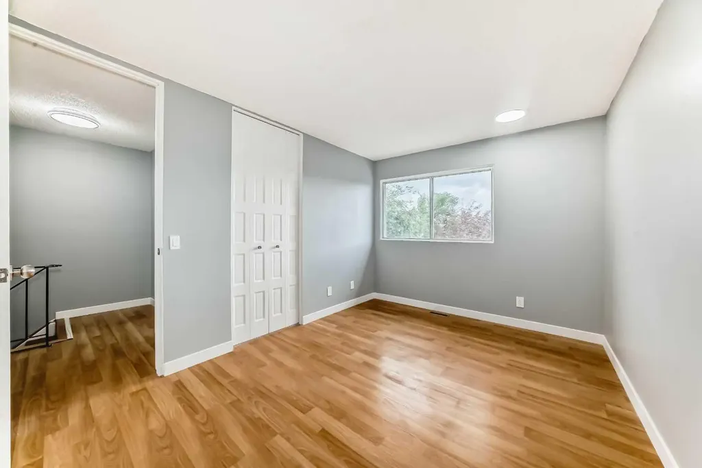 232 Marlborough Way NE Calgary AB T2A 6R9