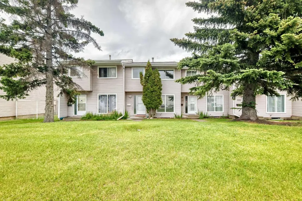 232 Marlborough Way NE Calgary AB T2A 6R9