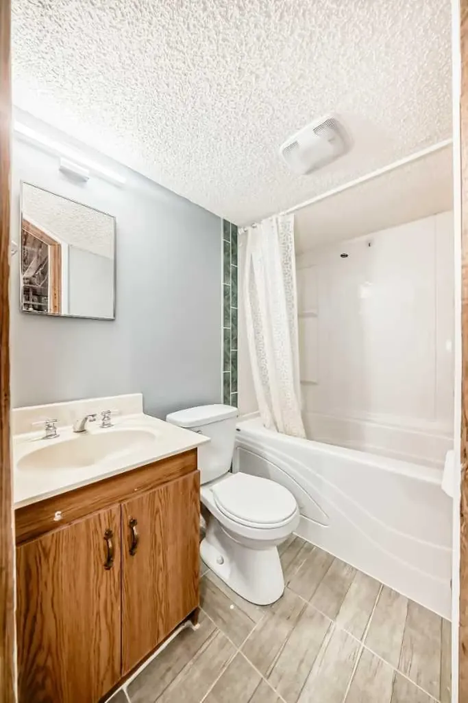 232 Marlborough Way NE Calgary AB T2A 6R9