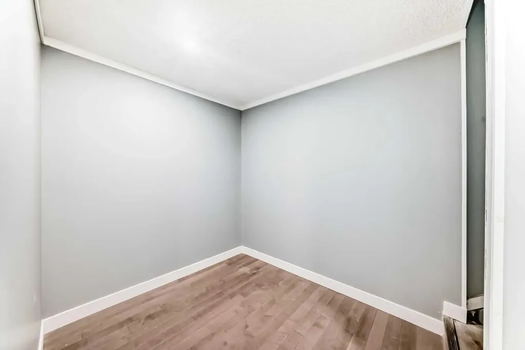 232 Marlborough Way NE Calgary AB T2A 6R9