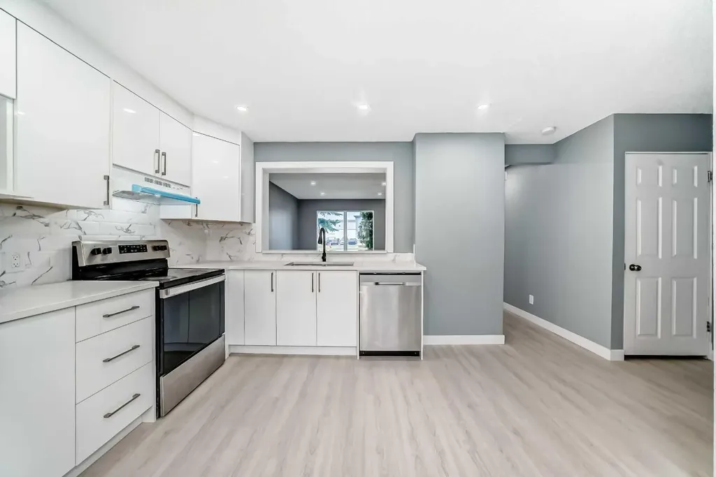 232 Marlborough Way NE Calgary AB T2A 6R9