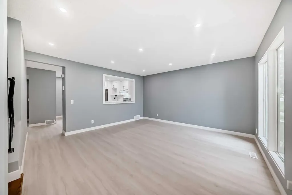 232 Marlborough Way NE Calgary AB T2A 6R9