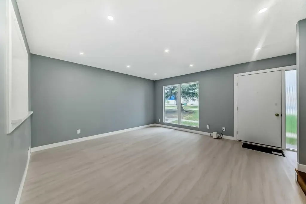 232 Marlborough Way NE Calgary AB T2A 6R9