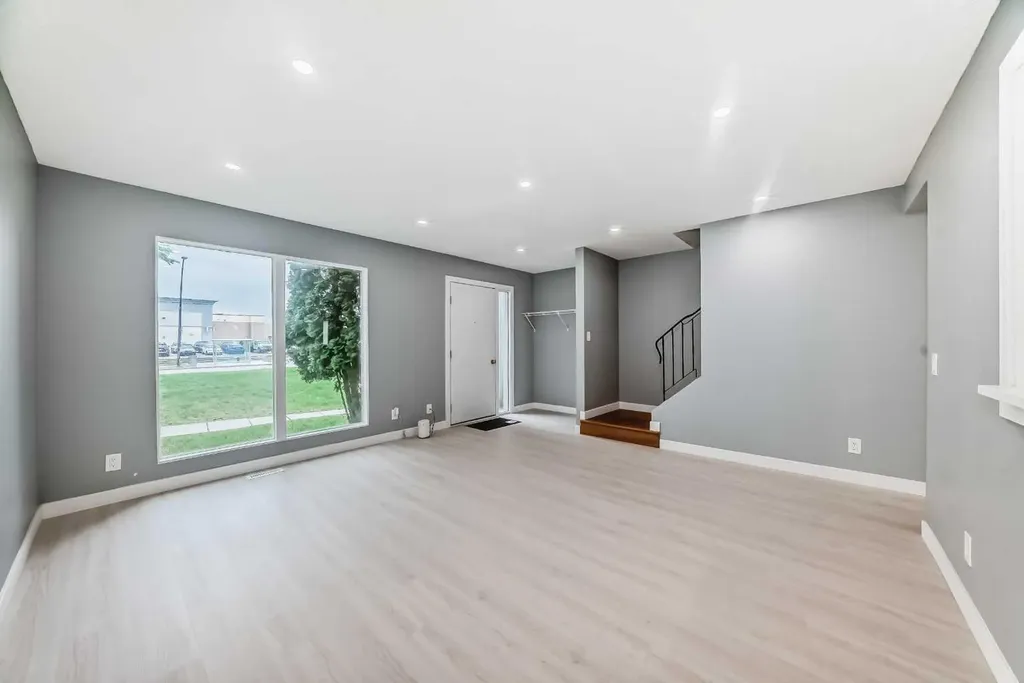 232 Marlborough Way NE Calgary AB T2A 6R9
