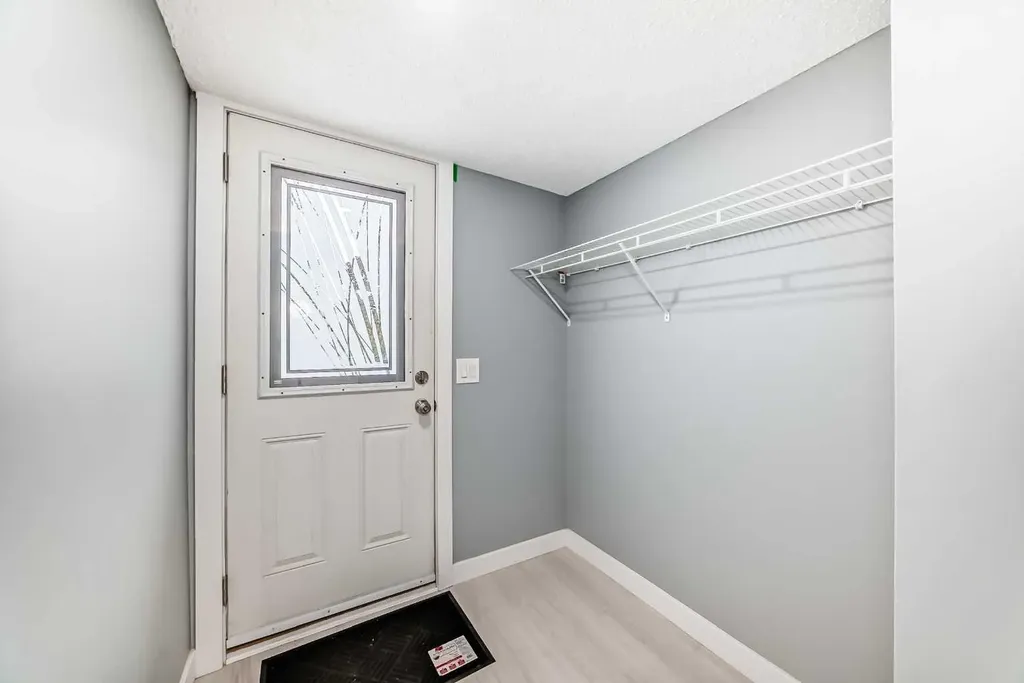 232 Marlborough Way NE Calgary AB T2A 6R9