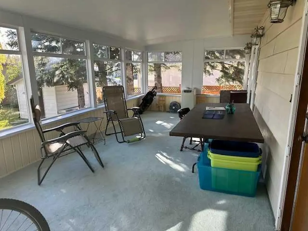 584 2nd Avenue W Cardston AB T0K 0K0