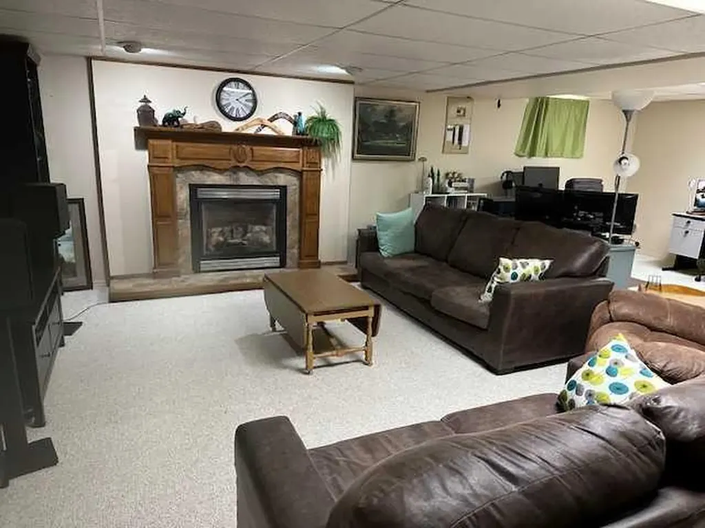 584 2nd Avenue W Cardston AB T0K 0K0