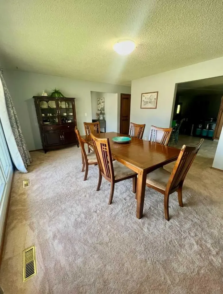 584 2nd Avenue W Cardston AB T0K 0K0