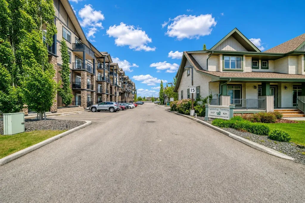 117 Copperpond Common SE Calgary AB T2Z 5E2