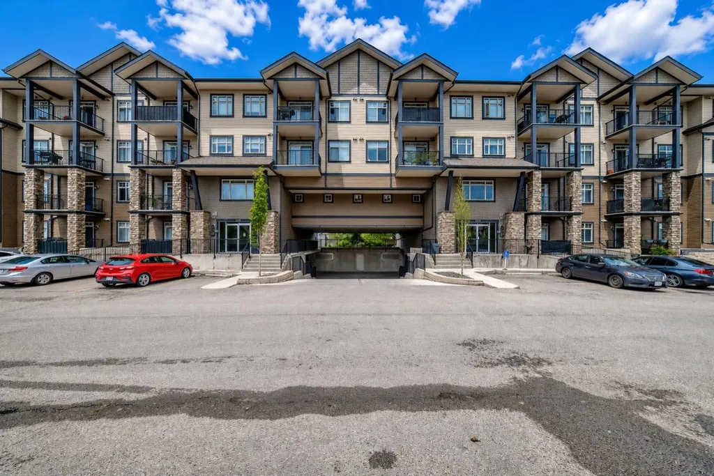 117 Copperpond Common SE Calgary AB T2Z 5E2