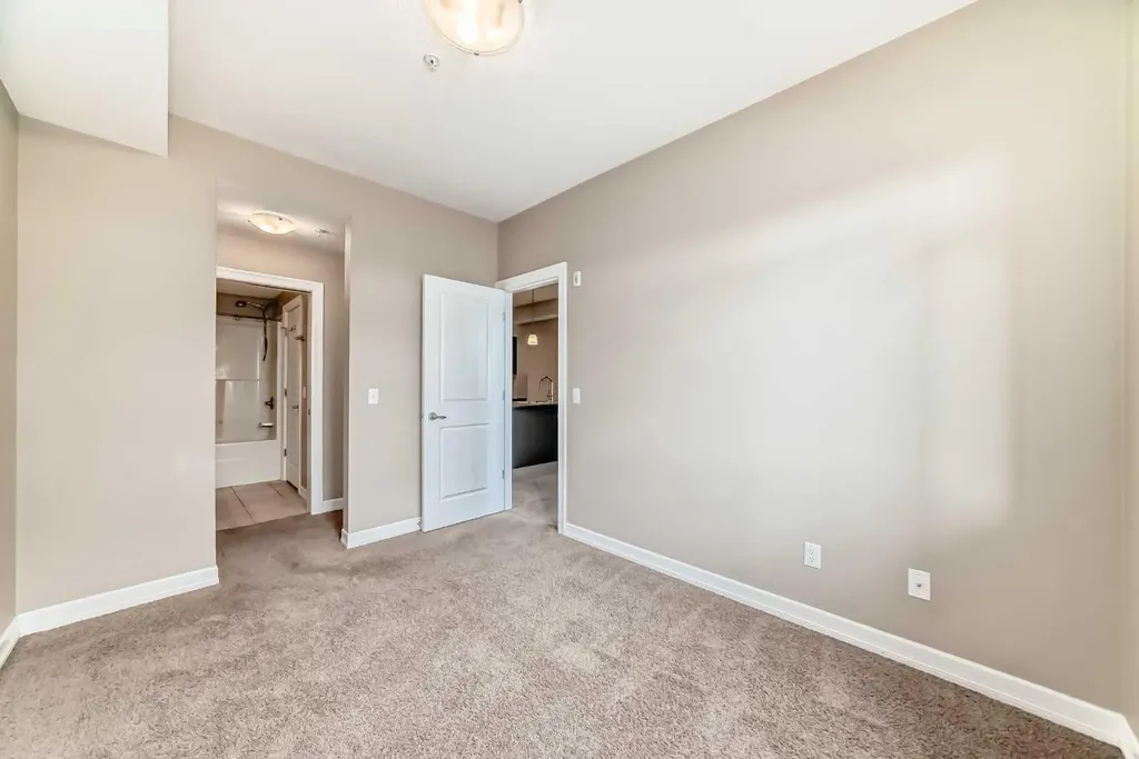 117 Copperpond Common SE Calgary AB T2Z 5E2