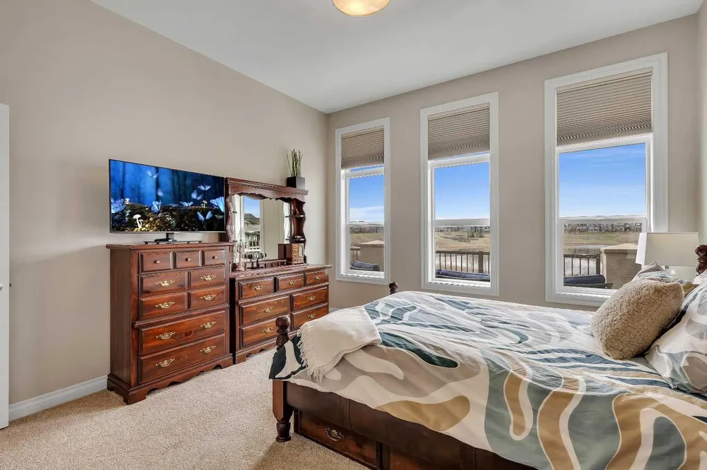 369 Marquis Landing SE Calgary AB T3M 2H4