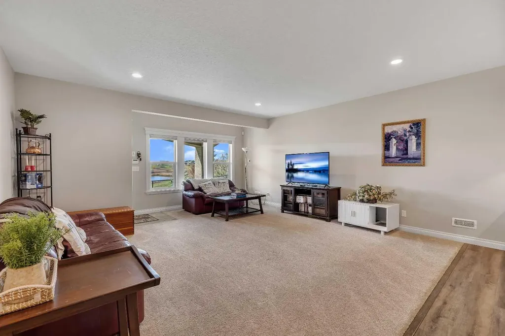 369 Marquis Landing SE Calgary AB T3M 2H4