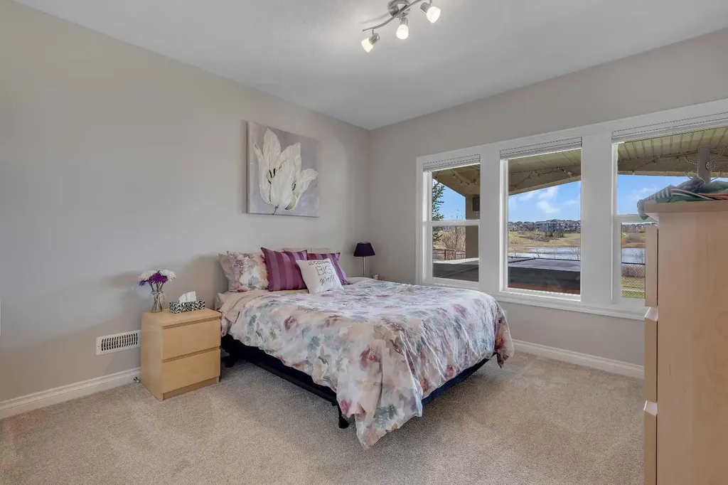 369 Marquis Landing SE Calgary AB T3M 2H4