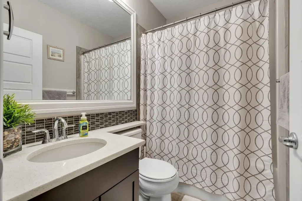 369 Marquis Landing SE Calgary AB T3M 2H4