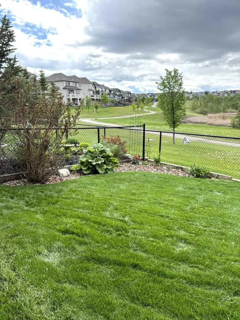 369 Marquis Landing SE Calgary AB T3M 2H4