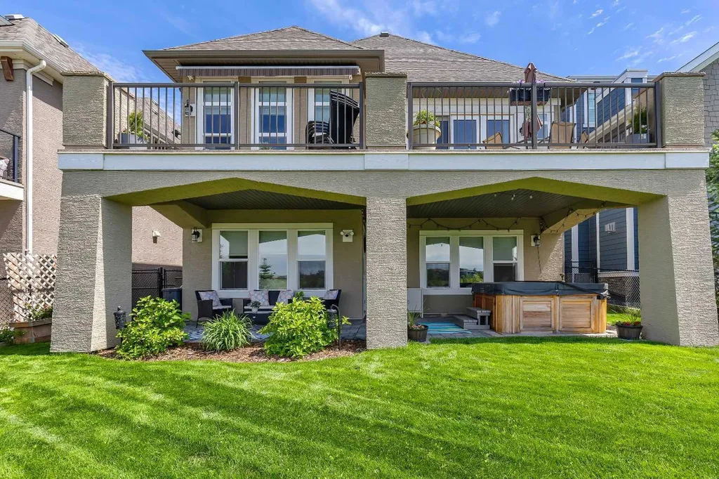 369 Marquis Landing SE Calgary AB T3M 2H4