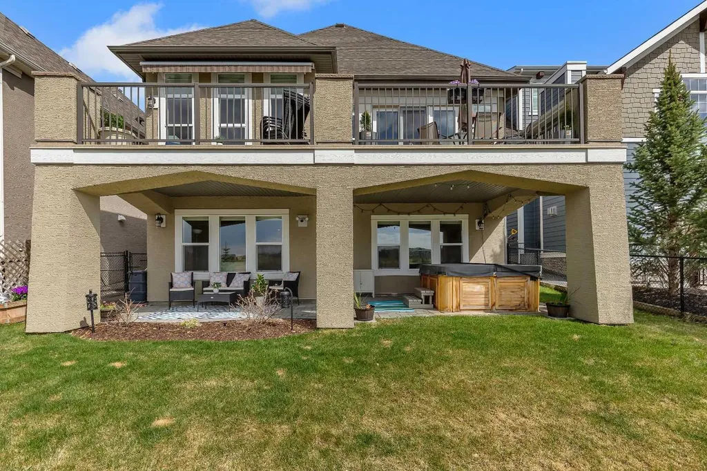 369 Marquis Landing SE Calgary AB T3M 2H4