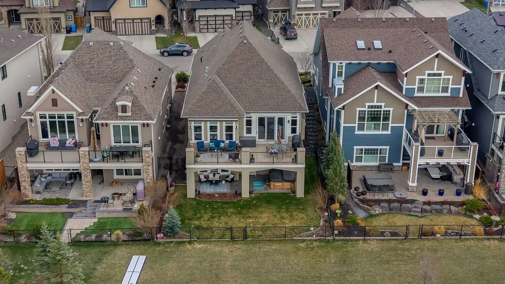 369 Marquis Landing SE Calgary AB T3M 2H4