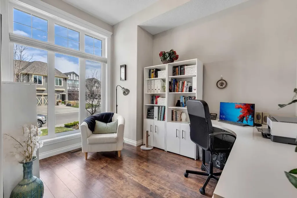 369 Marquis Landing SE Calgary AB T3M 2H4