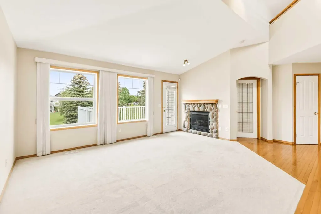 39 Jenkins Drive Red Deer AB T4P 3X1