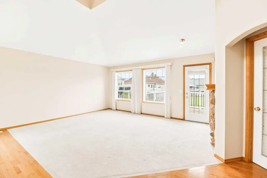 39 Jenkins Drive Red Deer AB T4P 3X1