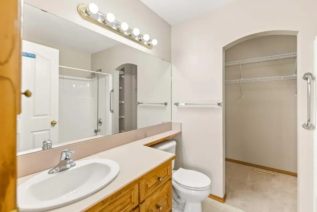 39 Jenkins Drive Red Deer AB T4P 3X1