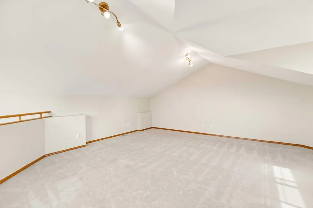 39 Jenkins Drive Red Deer AB T4P 3X1