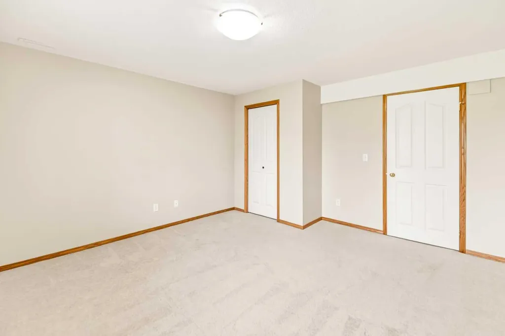 39 Jenkins Drive Red Deer AB T4P 3X1