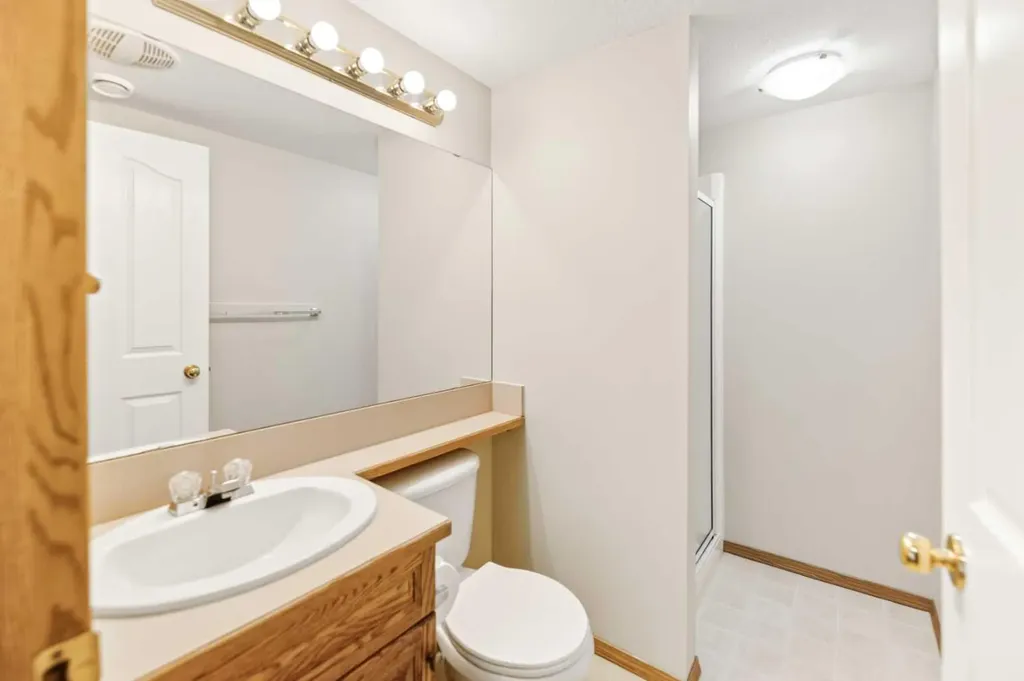 39 Jenkins Drive Red Deer AB T4P 3X1