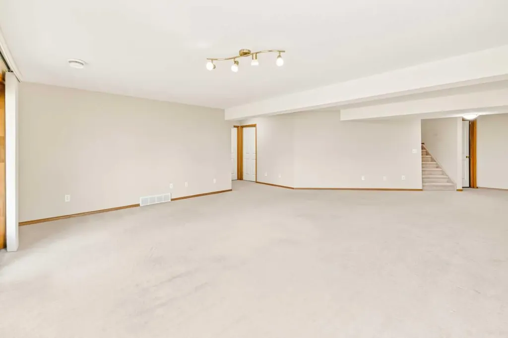 39 Jenkins Drive Red Deer AB T4P 3X1