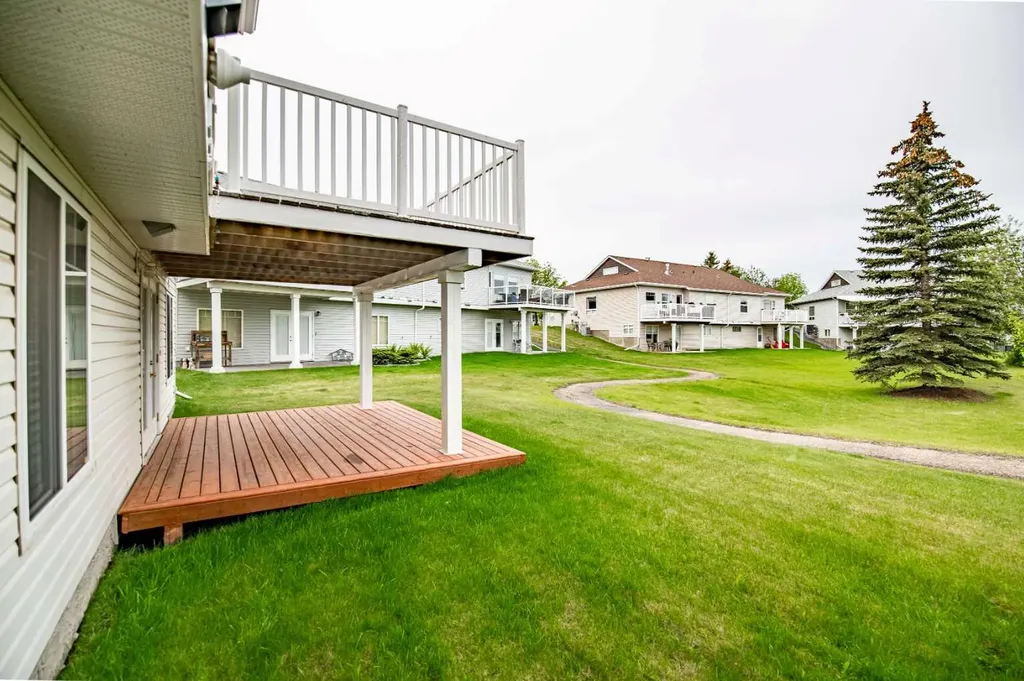 39 Jenkins Drive Red Deer AB T4P 3X1
