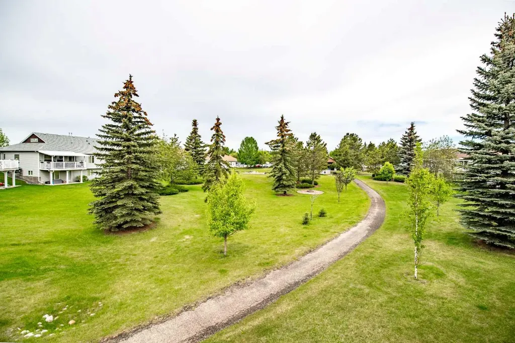 39 Jenkins Drive Red Deer AB T4P 3X1