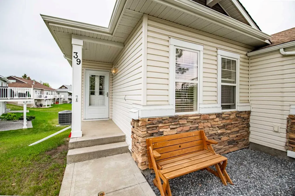 39 Jenkins Drive Red Deer AB T4P 3X1