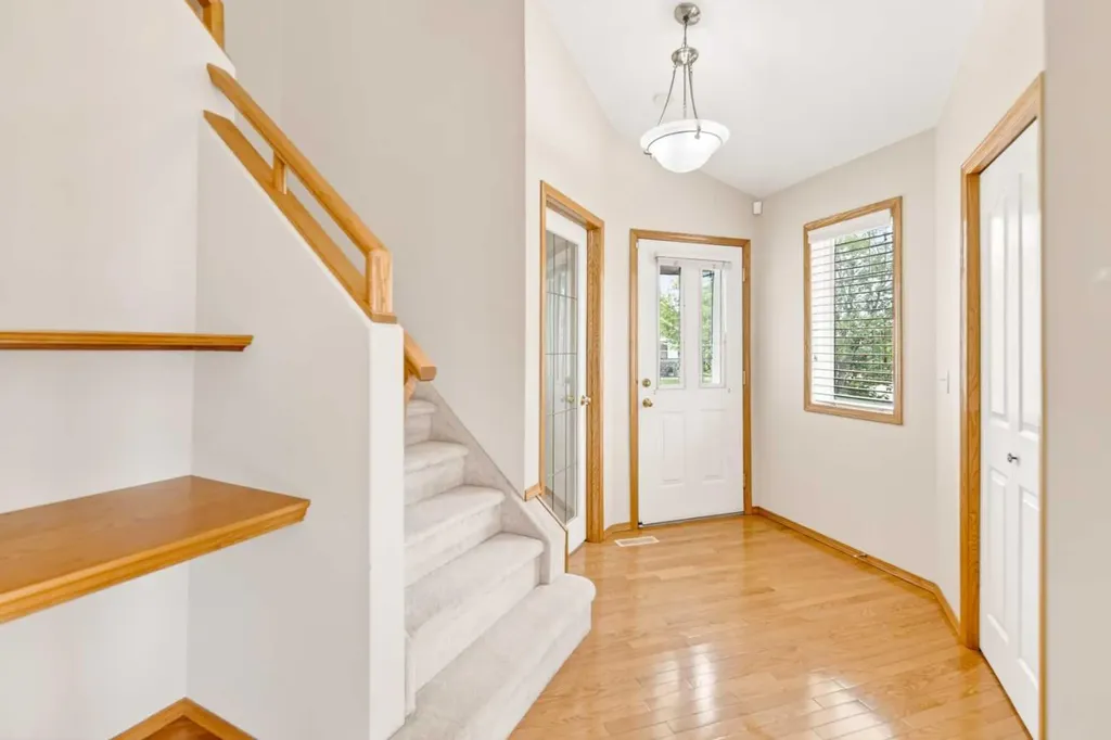 39 Jenkins Drive Red Deer AB T4P 3X1