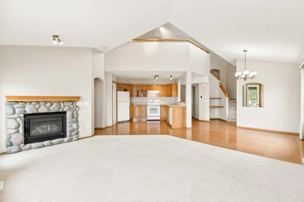 39 Jenkins Drive Red Deer AB T4P 3X1
