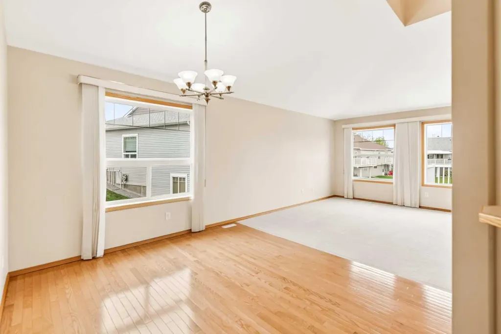39 Jenkins Drive Red Deer AB T4P 3X1