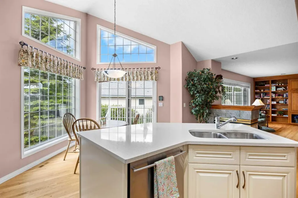 288 Hamptons Terrace NW Calgary AB T3A 5R4