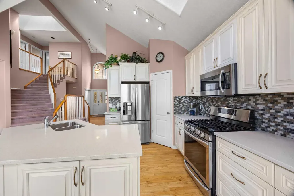 288 Hamptons Terrace NW Calgary AB T3A 5R4