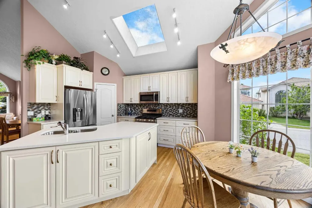 288 Hamptons Terrace NW Calgary AB T3A 5R4